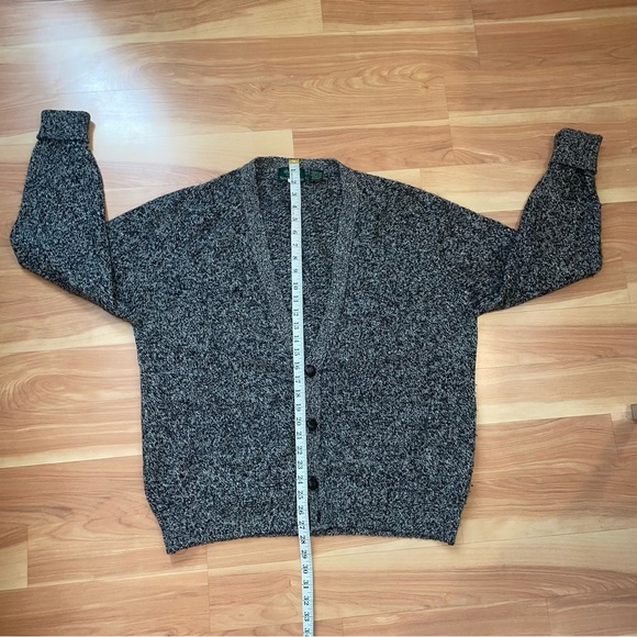 Vintage Marshall Fields 100% New Wool Scotland Gray Cardigan Sweater Size Large - Picture 6 of 14